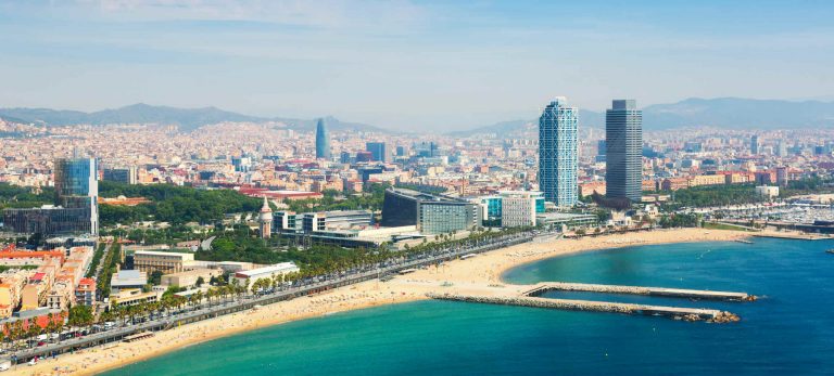 <strong>Une ville tournée sur la mer</strong>