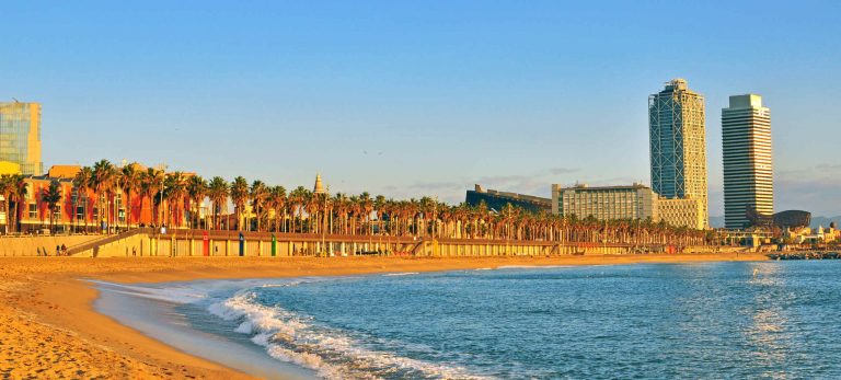 <strong>La beauté et la quiétude d'un lever de soleil à Barceloneta</strong>