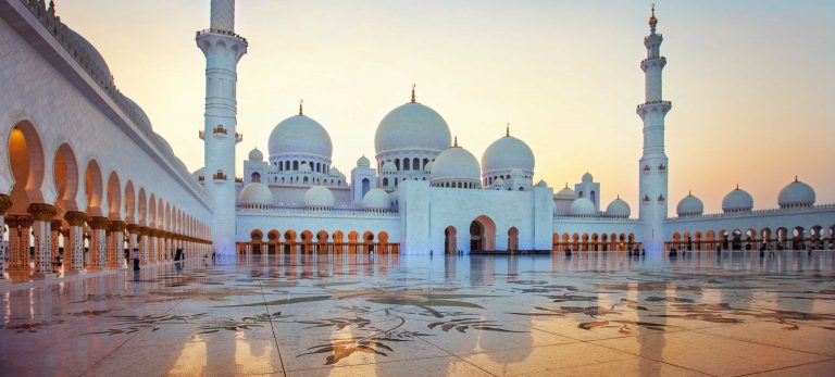 <strong>La Grande Mosquée Cheikh Zayed</strong>