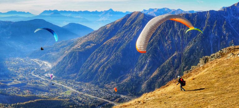 <strong>Parapente au dessus de la vallée de Chamonix</strong>