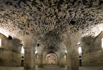 Dîner dans les caves du Palais de Diocletien 