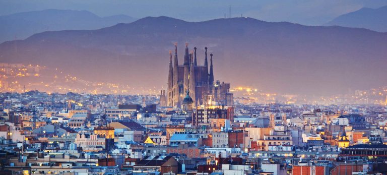 <strong>L'imposante Sagrada Familia au coeur de la ville</strong>