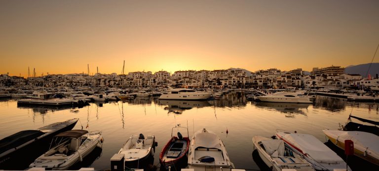 <strong>Coucher de soleil sur la marina</strong> 