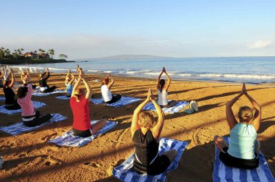 Cours de yoga sur la plage à Tenerife